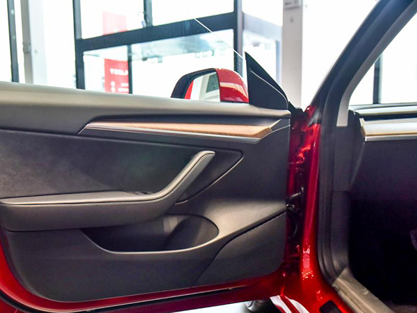 Model 3 deals new door trim