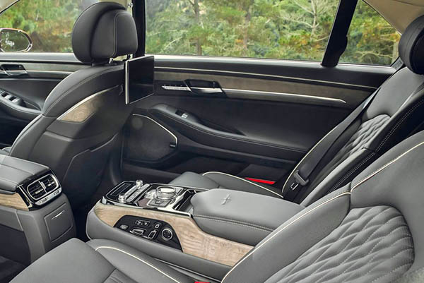 hyundai equus 2022 rear seat