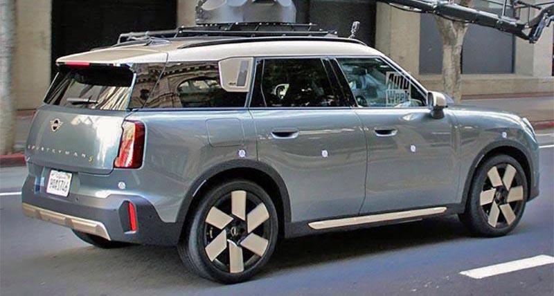 2025 Mini Countryman spy shots and video