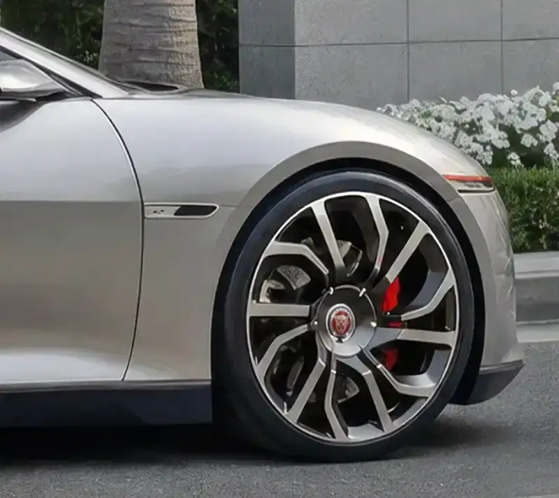 Jaguar Could Have Modernized the XJ Instead of Starting Over